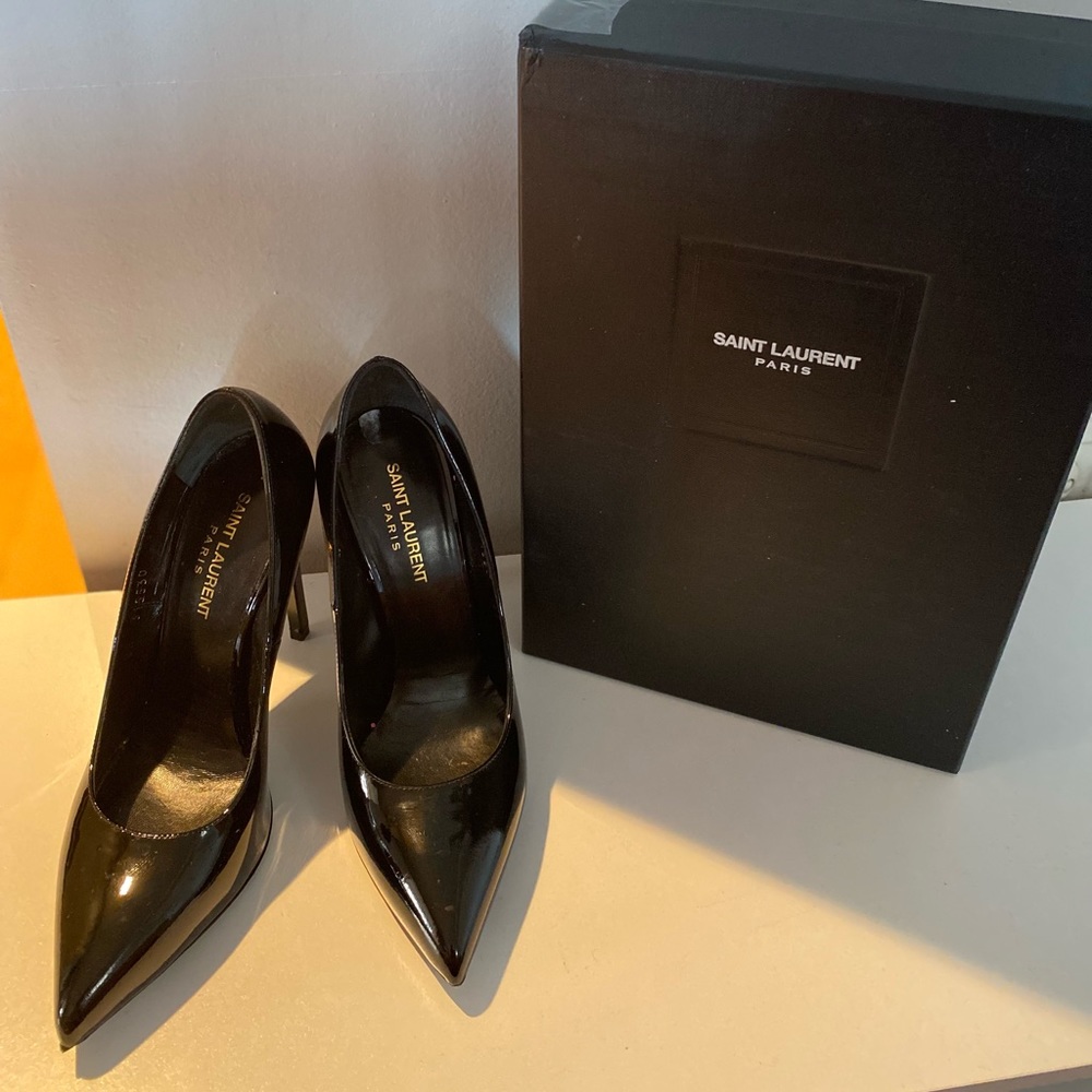 Saint Laurent Classic Black Pump
